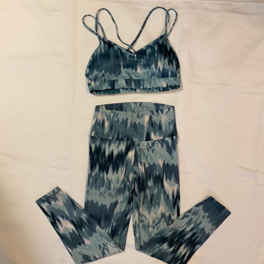 Old Navy Active Light Support Sports Bra